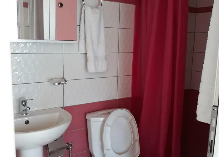 Mikela Εξαμίλιο